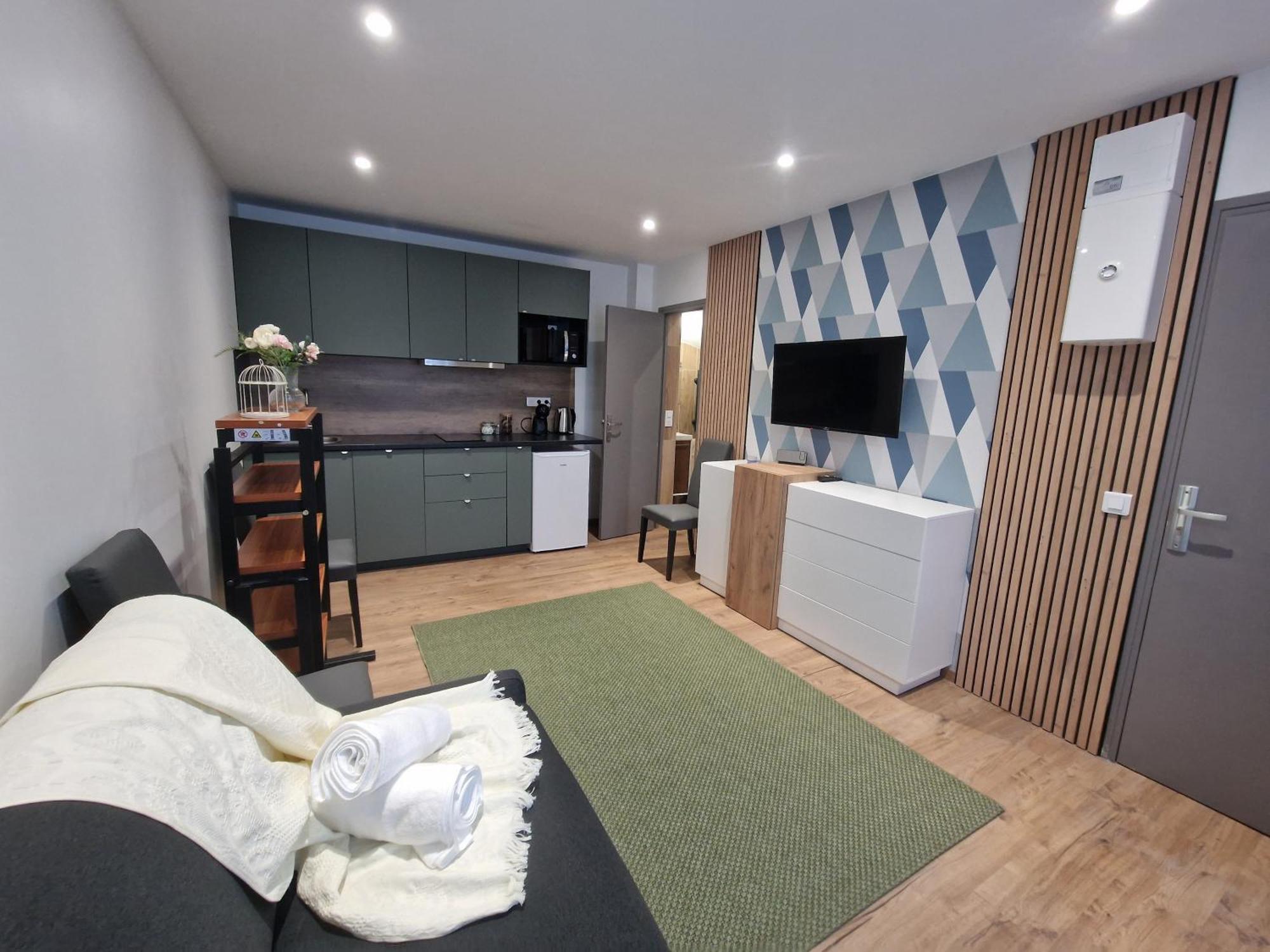 Maison D'Hotes Avec 3 Appartements Et Un Studio Viry-Châtillon Екстериор снимка