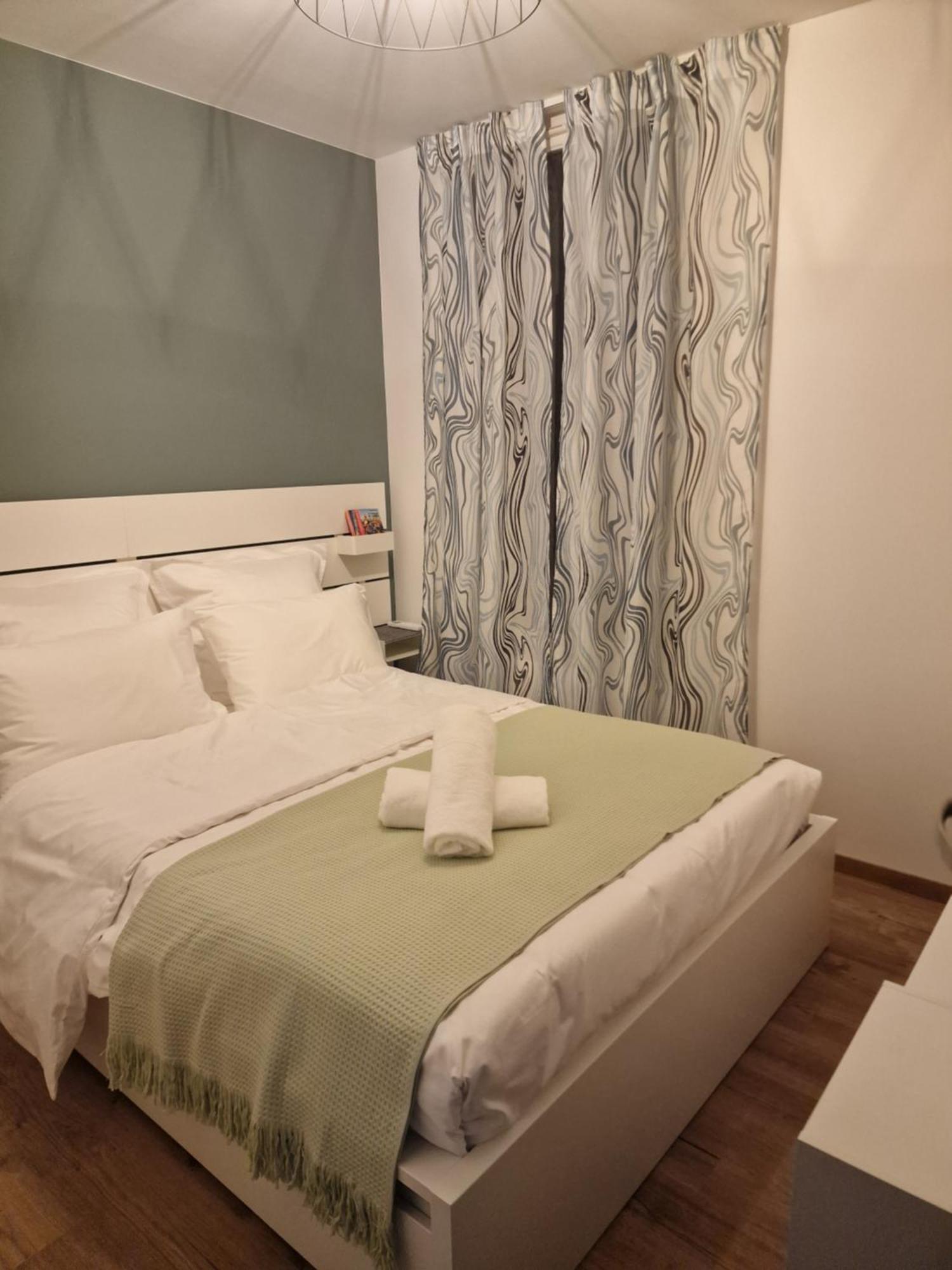 Maison D'Hotes Avec 3 Appartements Et Un Studio Viry-Châtillon Екстериор снимка